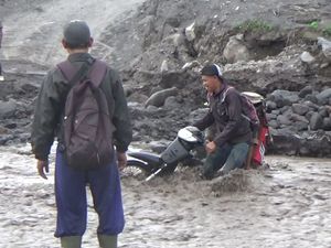Curah Hujan Tinggi Dapat Picu Banjir Lahar Dingin Pascaerupsi Gunung Semeru
