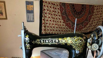 “Mesin jahit Singer dari tahun 1916. Dibuat untuk beberapa kehidupan.” Foto: Bored Panda