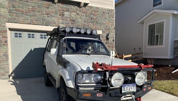 “Toyota Land Cruiser legendaris dari tahun 1990. Sudah tua dan hanya butuh perawatan rutin.” Foto: Bored Panda