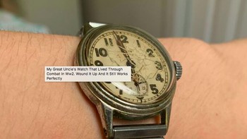 “Ini adalah jam pamanku yang lolos dari peperangan di Perang Dunia 2. Ada baretnya namun masih bekerja dengan sempurna.” Foto: Bored Panda