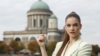 Barbara Palvin juga berkisah tentang asmaranya dengan Dylan Sprouse yang kini cabut darir New York. Foto: Getty Images for MTV/Laszlo Balogh