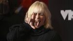 Gemes! Billie Eilish Tampil Sederhana