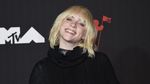 Gemes! Billie Eilish Tampil Sederhana