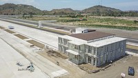 Selain helipad terlihat bangunan medical center juga telah rampung dibangun.
