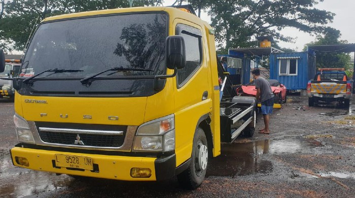 ferrari kecelakaan di tol juanda-waru