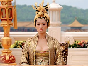 Gong Li Dituduh Menghina China Gegara Pakai Brand Asing