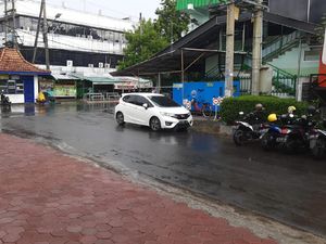 Prakiraan Cuaca di Jatim, BMKG: Sedia Payung dan Jas Hujan