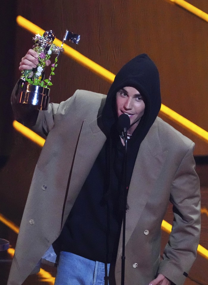 Justin Bieber Justin Bieber accepts the award for artist of the year at the MTV Video Music Awards at Barclays Center on Sunday, Sept. 12, 2021, in New York. (Photo by Charles Sykes/Invision/AP)