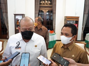 Ketua DPD Soroti Percepatan Vaksinasi-Masalah Air Bersih di Lumajang