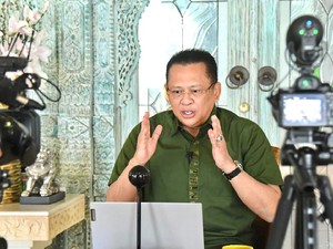 Bamsoet: Hukum Syariah Bukan Kesampingkan Hukum Positif di RI