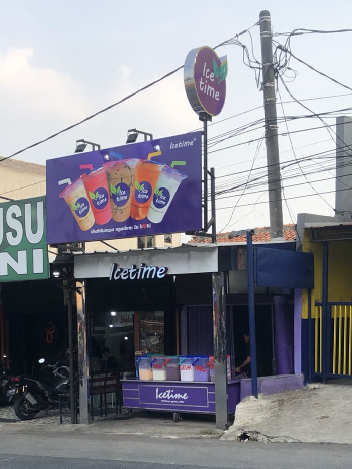 Kocak! Gerai Minuman di Depok Ini Nama dan Logonya Mirip Chatime