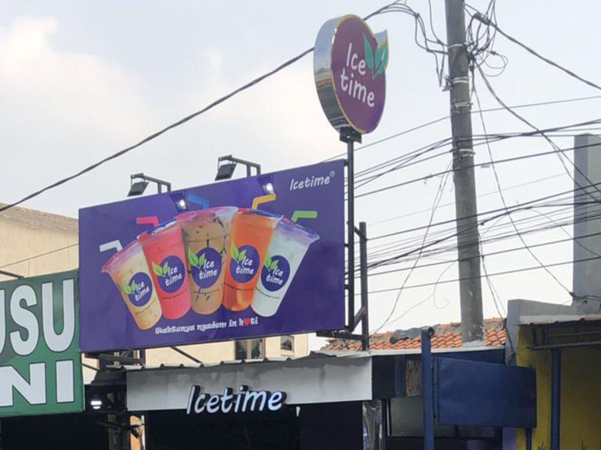 Kocak Gerai Minuman Di Depok Ini Nama Dan Logonya Mirip Chatime