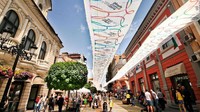 Beralih ke Eropa, ada Plovdiv di Bulgaria yang menjadi kota tertua. Dimulai dengan pemukiman neolitik, lokasi ini banyak ditaklukan oleh banyak orang, termasuk Roma dan Yunani. Konon, Plovdiv telah ada sejak 6000 tahun lamanya (CNN)