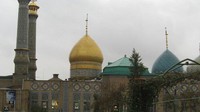 Di Kota Rayy, Iran terdapat bukti keberadaan penduduk yang dapat ditelusuri pernah hidup dari 6000 tahun sebelum Masehi. Kota ini dipercaya menjadi tempat yang suci di Avesta yang merupakan kitab suci Zoroastrianisme. Di sana juga terdapat Kastil Gebri yang berusia 3.000 tahun dan Bukit Cheshmeh Ali yang telah berumur 5.000 tahun (dok.Agha Nader via Wikimedia Commons (CC-BY-SA-3.0-migrated)