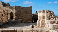 Tak cuma Byblos dan Beirut. Ada juga Sidon yang dipercaya telah diduduki sejak 4000 hingga 6000 SM. Beberapa tokoh sejarah seperti Alexander the Great dikatakan pernah mengunjungi tempat ini. Berjarak sekitar 40 kilometer dari Beirut, kota tertua Sidon terletak di pesisir dan berfungsi sebagai pelabuhan (istimewa)