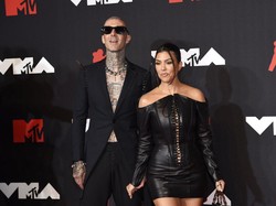 Adu Gaya Machine Gun Kelly-Megan Fox Vs Travis Barker-Kourtney Kardashian