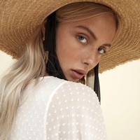 Dikatakan jika mantan istri Evra, Sandra, mengetahui hubungan suaminya dengan sang model ketika Margaux mengunggah foto-foto yang diambil di rumah keluarga mereka. Foto: Instagram @margauxalexandra