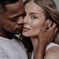 Model keturunan Denmark itu sempat dikabarkan merupakan selingkuhan Evra. Pasalnya Margaux dan pria berusia 40 tahun itu kedapatan bermesraan ketika sang mantan pemain bola asal Perancis masih berstatus menikah.  Foto: Instagram @margauxalexandra