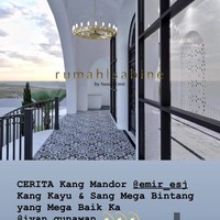 Di samping mesjid juga dipasang sebuah lampu gantung. Lampu gantung tersebut menambah keindahan masjid. Foto: Instagram