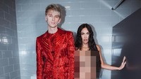 Jika bukan pamer kemesraan, maka busana yang dikenakan oleh keduanya. Dok. Instagram Megan Fox