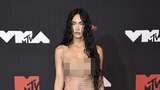 Megan Fox Pakai Dress Transparan di MTV VMAs, Ini Jejak Tren Naked Dress
