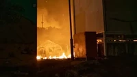 Namun pada 8 September 2020, sekolah menghadapi tantangan besar pertamanya. Malam itu, kebakaran besar melanda kamp, menghancurkan fasilitas, menghancurkan struktur akomodasi informal di sekitar kamp, dan menggusur ribuan penduduk.  