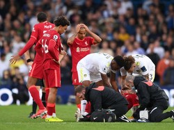 Elliott harus digantikan oleh Jordan Henderson di menit ke-63 setelah mengalami patah engkel. Laurence Griffiths/Getty Images.