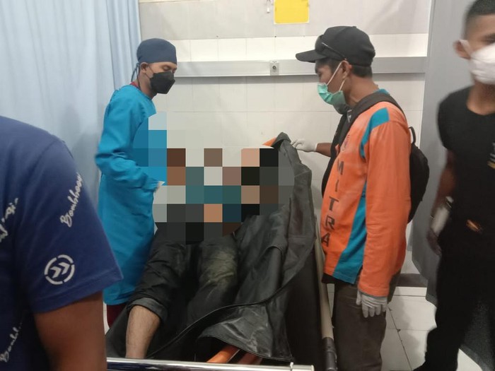 Identitas pencari ikan yang tenggelam di Sungai Brantas Desa Tanggungkramat, Kecamatan Ploso, Jombang akhirnya terungkap. Korban juga telah ditemukan namun dalam kondisi tidak bernyawa.