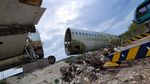 Penampakan Pesawat Nyasar di Tebing Pantai Nyang-nyang Bali
