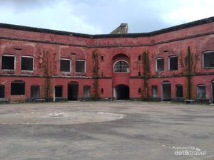 Ini Van Der Wijck, Benteng Tak Biasa dari Kebumen