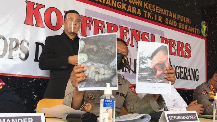 Polisi jelaskan proses identifikasi 8 jenazah korban kebakaran Lapas Tangerang, Senin (13/9/2021).
