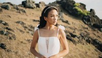 Melanie Putria dilamar oleh Aldico Sapardan saat berada di atas helikopter.  Foto: Instagram: @melanieputria