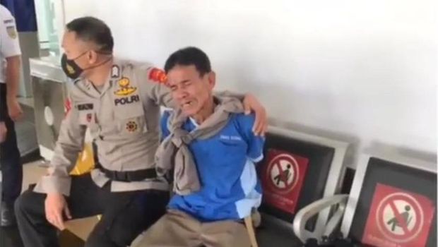 Pria di Lampung mengamuk dengan membawa pisau di Stasiun Tanjung Karang (dok Istimewa)