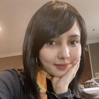 Wolipop telah berbincang langsung dengan Rara Nawangsih melalui pesan suara. Ia pun menceritakan awal mula kariernya dalam dunia hiburan Tanah Air. Awal karier dari SMA sudah menjadi penyiar televisi lokal di Yogyakarta dan MC offline di beberapa tempat. Dan mulai kuliah aku main ftv dan film, saat itu aku masih tinggal di Yogyakarta, ungkap Rara kepada Wolipop, Senin (13/9/2021). Foto: Dok. Instagram @rara.nawangsih.