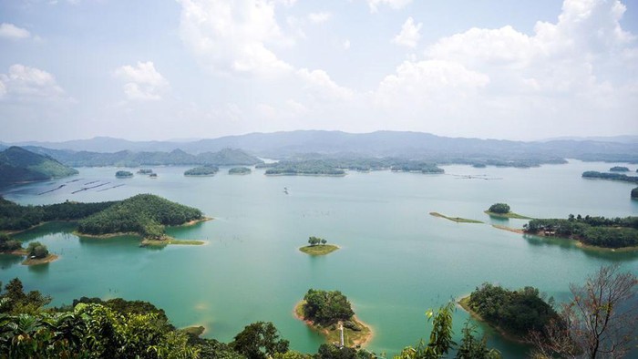 Sandiaga Uno di Puncak Kompe, Riau yang disebut-sebut sebagai Raja Ampat-nya Riau