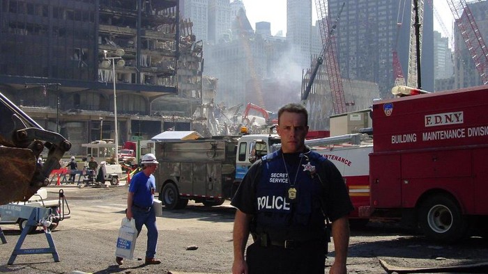 Secret Service AS melalui akun Twitternya merilis beberapa foto peristiwa serangan teroris yang merobohkan gedung World Trade Centre (WTC) di Manhattan, New York, Amerika Serikat, 11 Septermber 20 tahun silam.