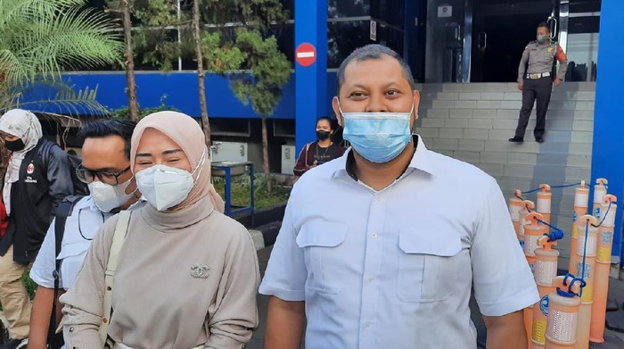 Selebgram Marissya Icha polisikan Medina Zein ke Polda Metro Jaya, Senin (13/9/2021).