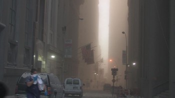 Tampak kota New York bagaikan diselimuti abu. Sebanyak 2.977 korban meninggal dunia dalam peristiwa ini. Foto: Secret Service