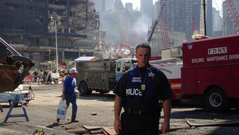 Seorang personel Secret Service di tempat kejadian. Foto: Secret Service