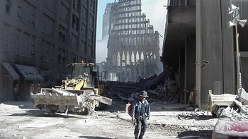 Butuh waktu lama sampai akhirnya puing-puing di lokasi kejadian dapat dibersihkan. Foto: Secret Service