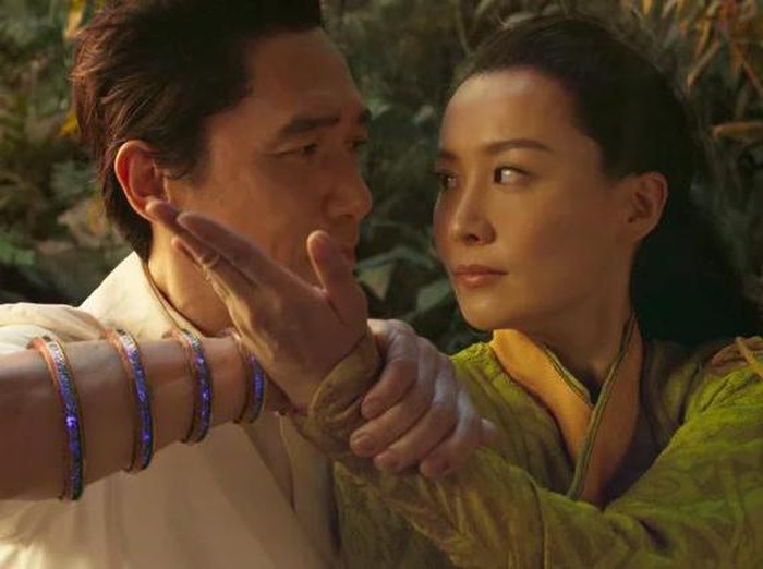Tony Leung dan Fala Chen di Shang-Chi