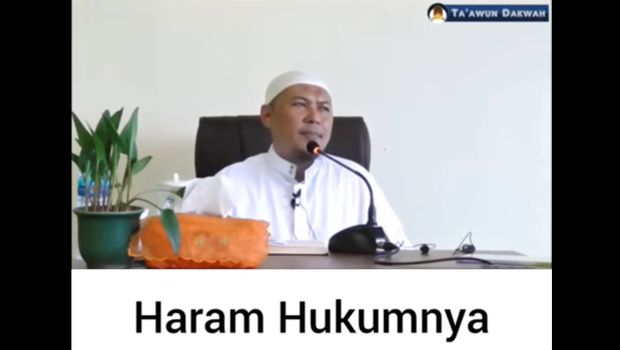 Ustaz Sofyan Chalid menyebut wisata ke Candi Borobudur haram.