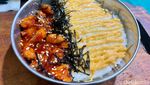 Asyiknya Ngemil Cheese Ramyun Sambil Lesehan di Sini