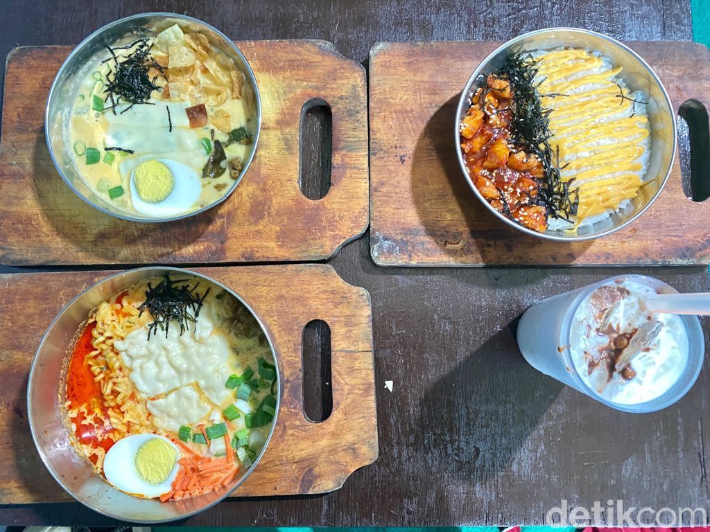 Warung tenda Korea; Om Bewok Korean Food di Jakarta Pusat