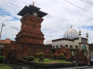 Wisatawan Nekat ke Kudus Saat Libur Nataru, Siap-siap Diputar Balik!