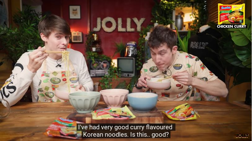 YouTuber Inggris Cicip Puluhan Rasa Indomie