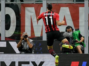 Usai Comeback dan Cetak Gol, Ibrahimovic Pamer Foto Lutut