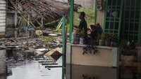 Hal ini karena sebanyak 13 kelurahan di kota itu terendam banjir luapan Sungai Kahayan dengan tinggi 40 cm hingga satu meter sejak satu minggu terakhir.