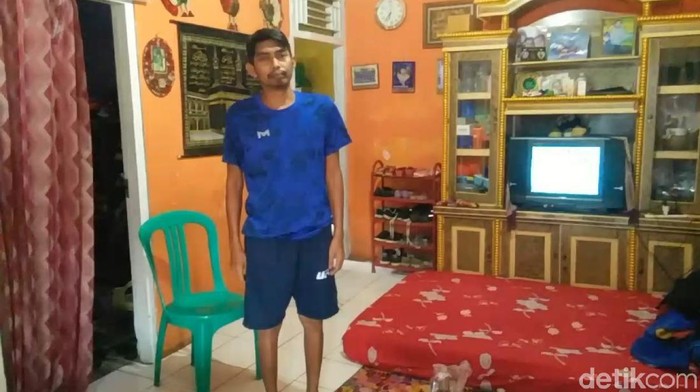 Ahmad Solihat kembali bisa jalan usai 2 bulan lumpuh diduga akibat divaksinasi dosis kedua