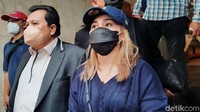 Ayu Ting Ting ngotot ingin Kartika Damayanti dipenjara. Foto: Yogi/detikcom